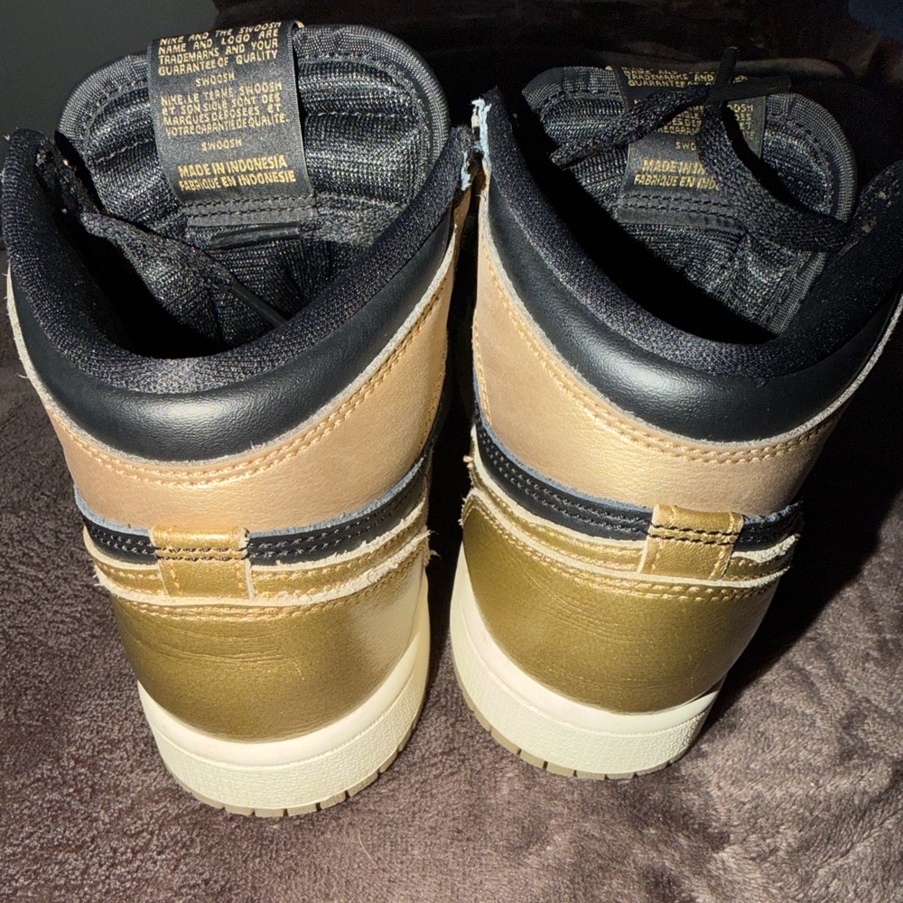 Nike Jordan 1 Retro High OG PS Boys Size 2Y Black/Gold - Picture 5 of 12